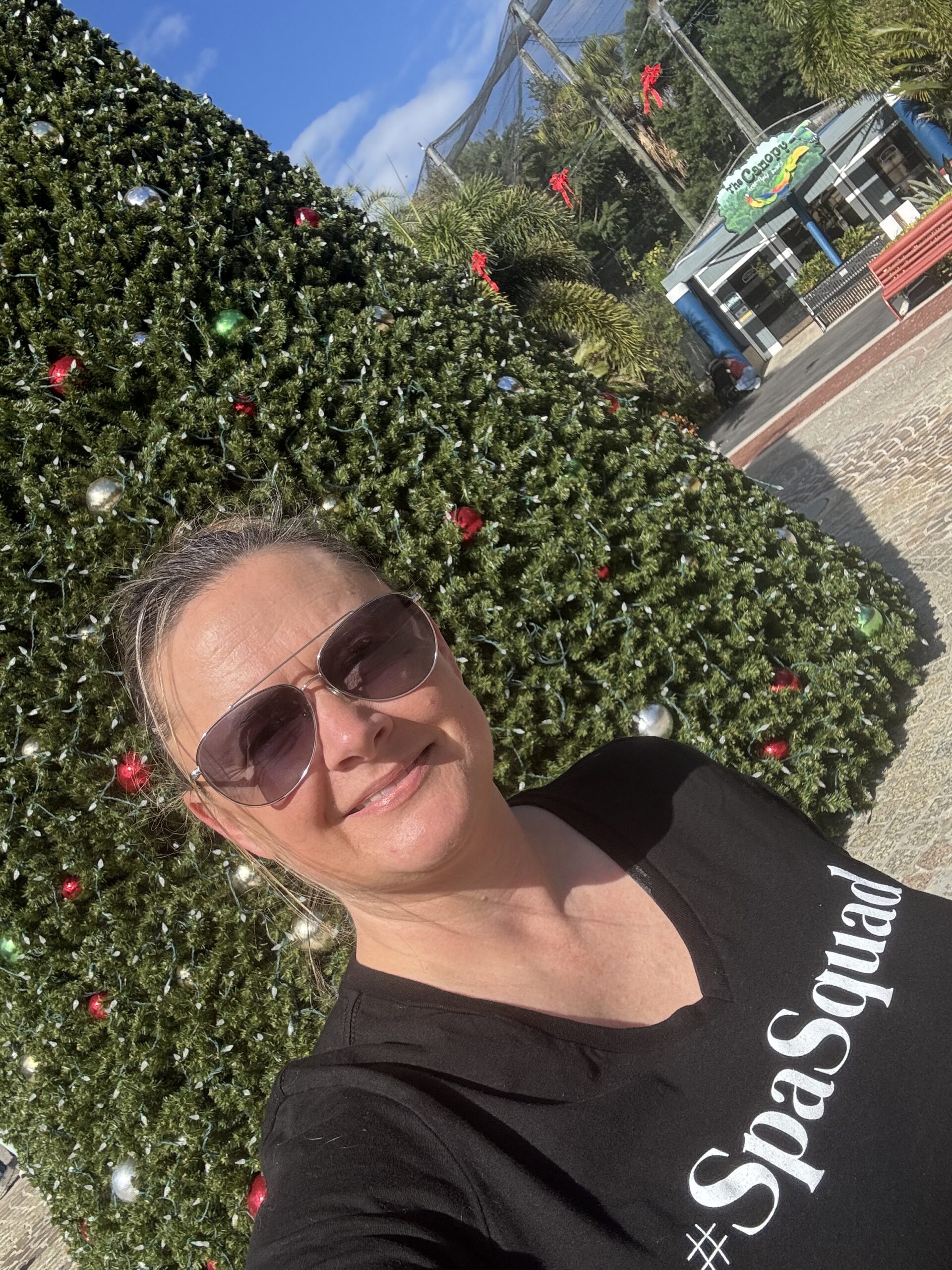 10 Simple Ways to Create a 20-Minute At-Home Holiday Spa Reset